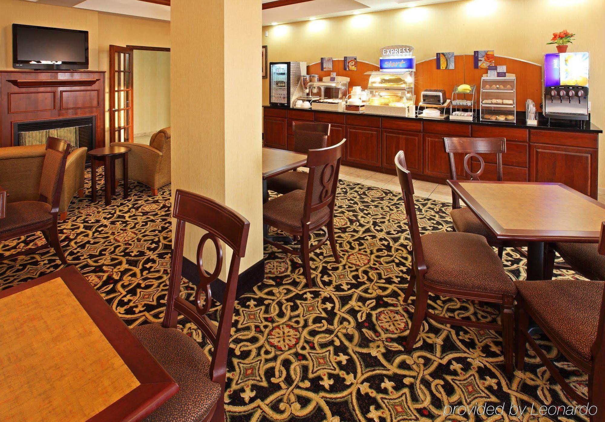 Holiday Inn Express Hotel & Suites Clarksville Dış mekan fotoğraf